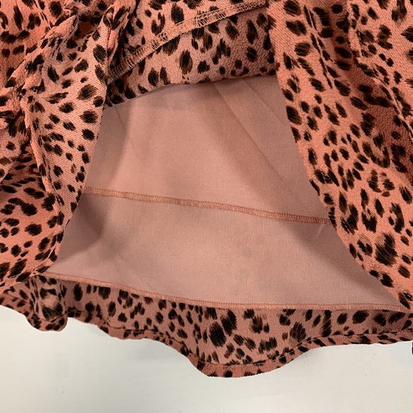 Francesca’s NWT Tiereddrop Rose Leopard Print Women’s Size L Lined Mini Skirt - Picture 10 of 16